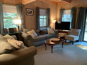 TV, DVD player, books, stereo