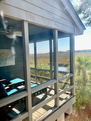 Terrace/patio - Delightful 2BR/2.5BA Creek Watch end unit! Pet Friendly! Marsh and Creek Views! Neighborhood Pool! (Seabrook Island)