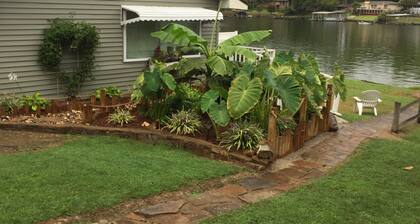 'The Captain's Cottage' on Lake Hamilton