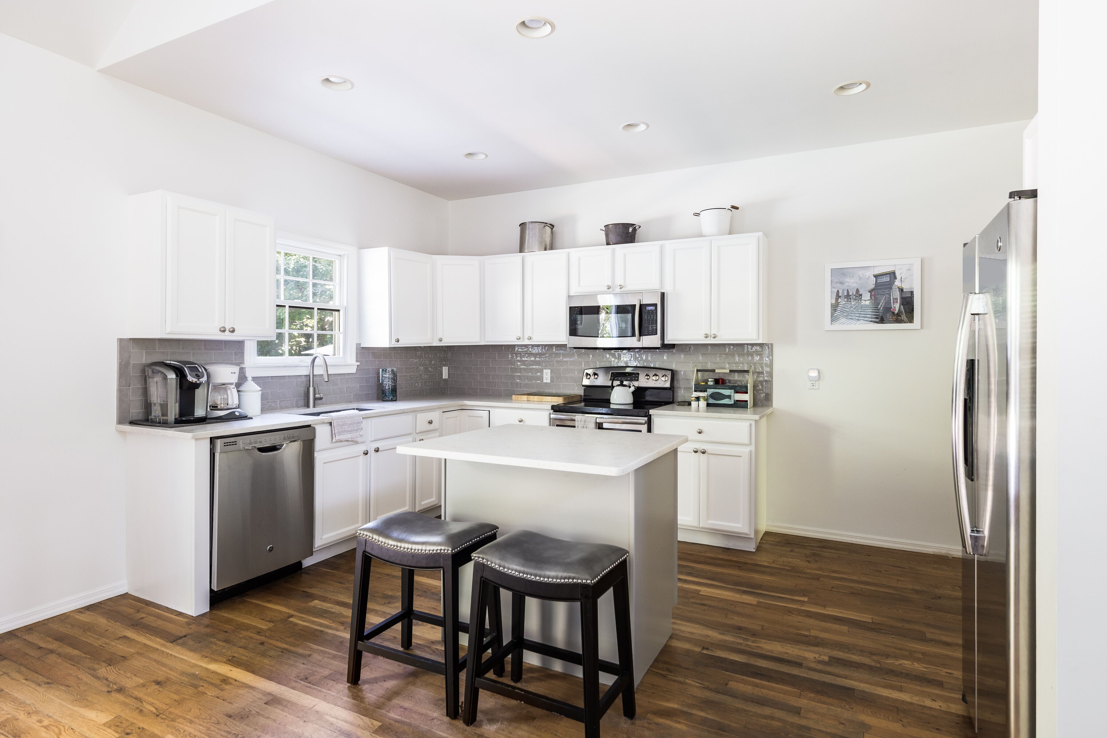 Beautiful Home Pool Family Setting Pets Ok Amazing Location-Monthly Rentals