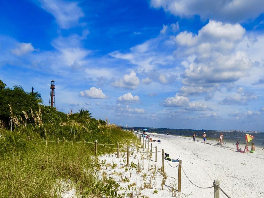 Sun-loungers, beach towels