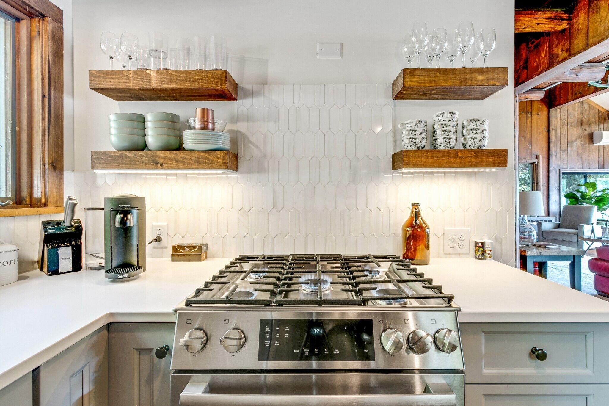 Lakefront Escape with Gorgeous Views a Short Trip from New York City!