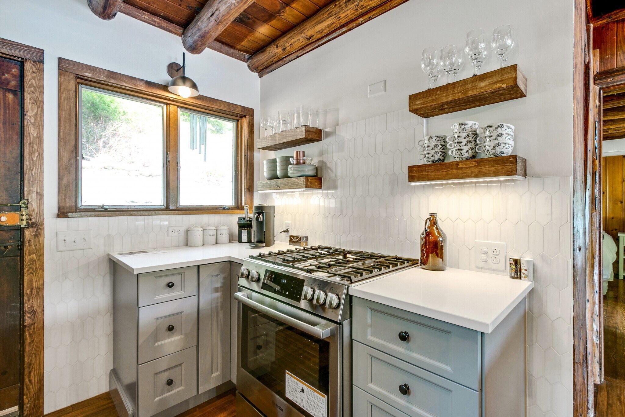 Lakefront Escape with Gorgeous Views a Short Trip from New York City!