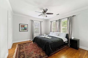 5 bedrooms, iron/ironing board, WiFi, bed sheets