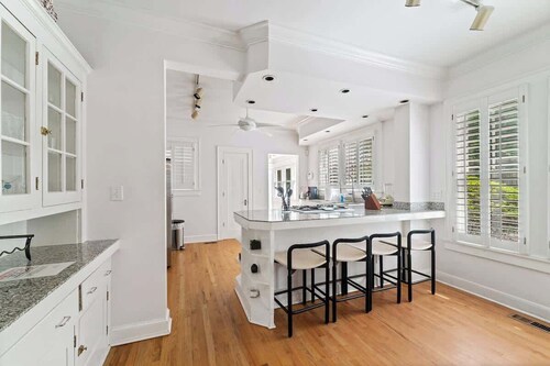 Historic Emory home, sleeps 10