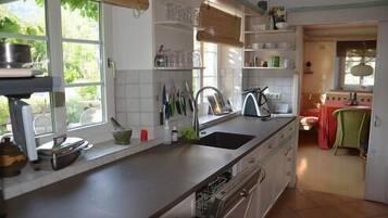 Kühlschrank, Ofen, Herdplatte, Geschirrspüler