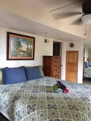 2 bedrooms, iron/ironing board, travel cot, free WiFi