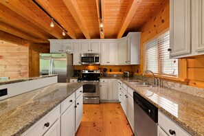 Fridge, microwave, oven, stovetop - Breath Taking Log Mountain Lodge inside Rumbling Bald Resort
(Lake Lure)