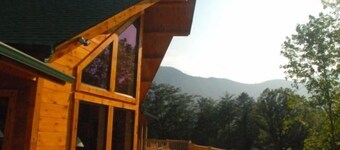 Breath Taking Log Mountain Lodge  inside Rumbling Bald Resort








