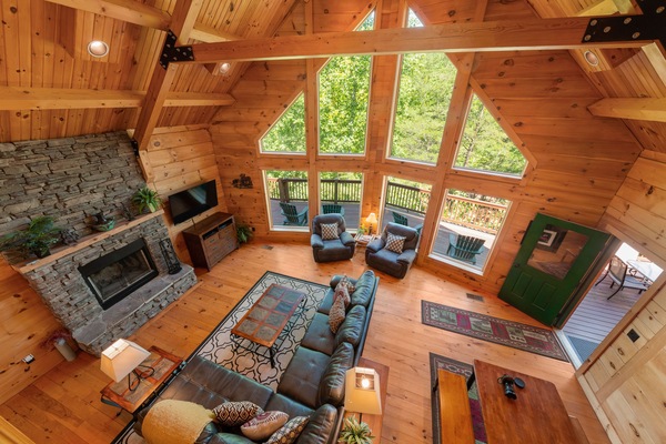 Smart TV, chimenea, reproductor de DVD, futbolito