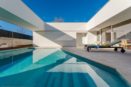 Designed  villa with outdoor pool