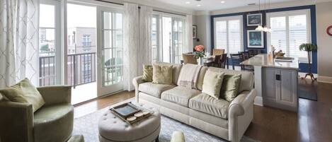 Fernseher, Stereoanlage, Arbeitsbereiche