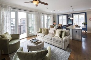 Smart TV, fireplace, stereo - Welcome to the ultimate in urban luxury — a nearly 1,700 sq (Savannah)