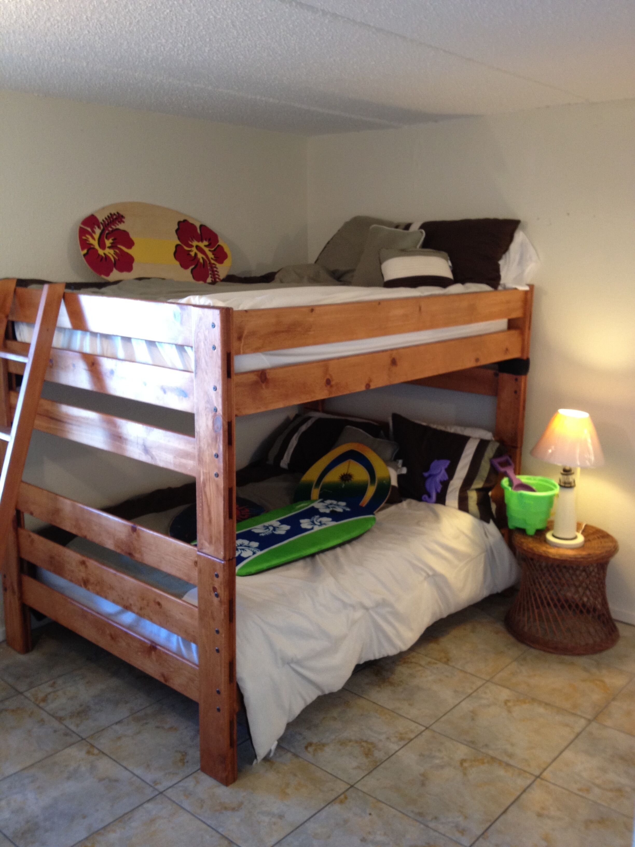 Who doesn't love Bunk Beds?

Great view of the Bay from 2nd Bedroom!!