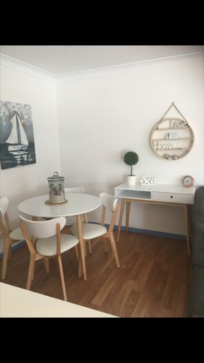 Dining - Beachfront house @ Plantation Point - Jervis Bay, Vincentia (Vincentia)