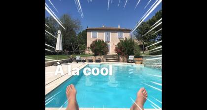 Suuri talo Provencen maalaistalo