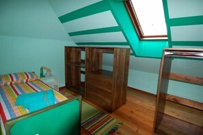 4 bedrooms, iron/ironing board, travel cot, WiFi