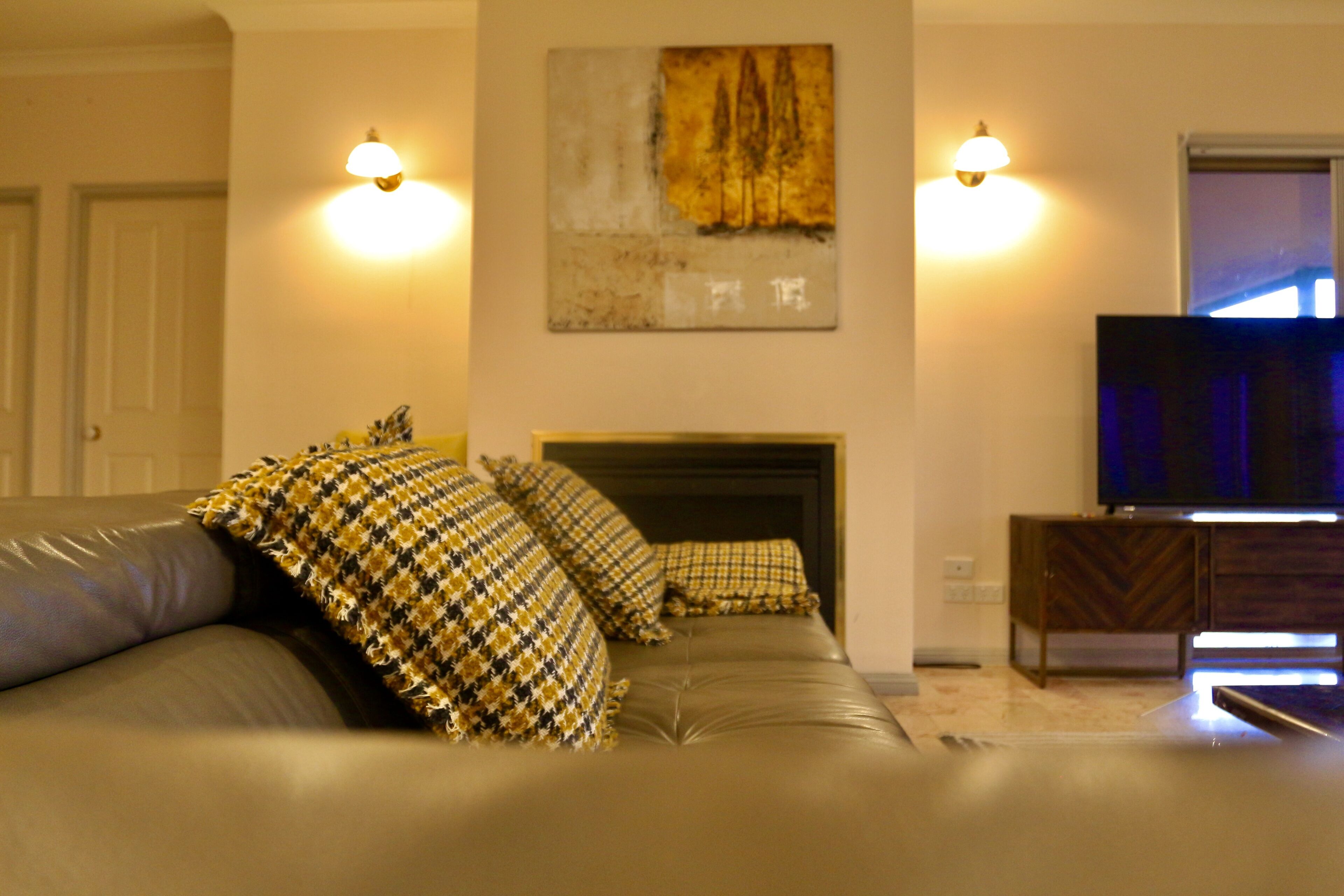 ABSOLUTE LUXURIOUS LAKEFRONT HOMESTEAD AT ALPINE LAKE OF OBERON BLUE MOUNTAINS