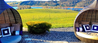 LÄMPÖTÖN ylellinen LAKEFRONT-KOTI OBERONINEN SINISEN MYYNTIEN ALPIINJÄRJESTELMÄSSÄ