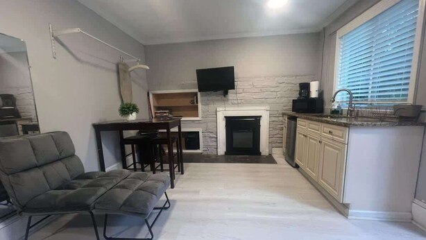 Unclassified image, 1 of 23, button - Executive Emory studio, sleeps 2 (Atlanta)