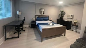Unclassified image, 2 of 23, button - Executive Emory studio, sleeps 2 (Atlanta)