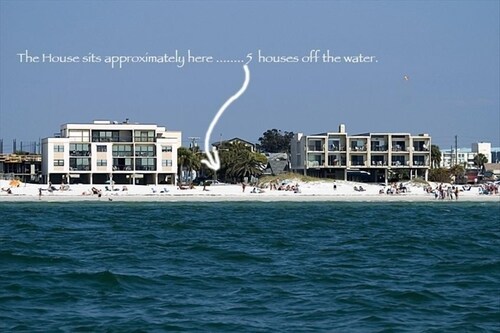 Great Studio - Under 2 minute walk to beach where dogs are welcome