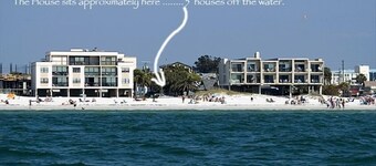 Great Studio - Under 2 minute walk to beach where dogs are welcome