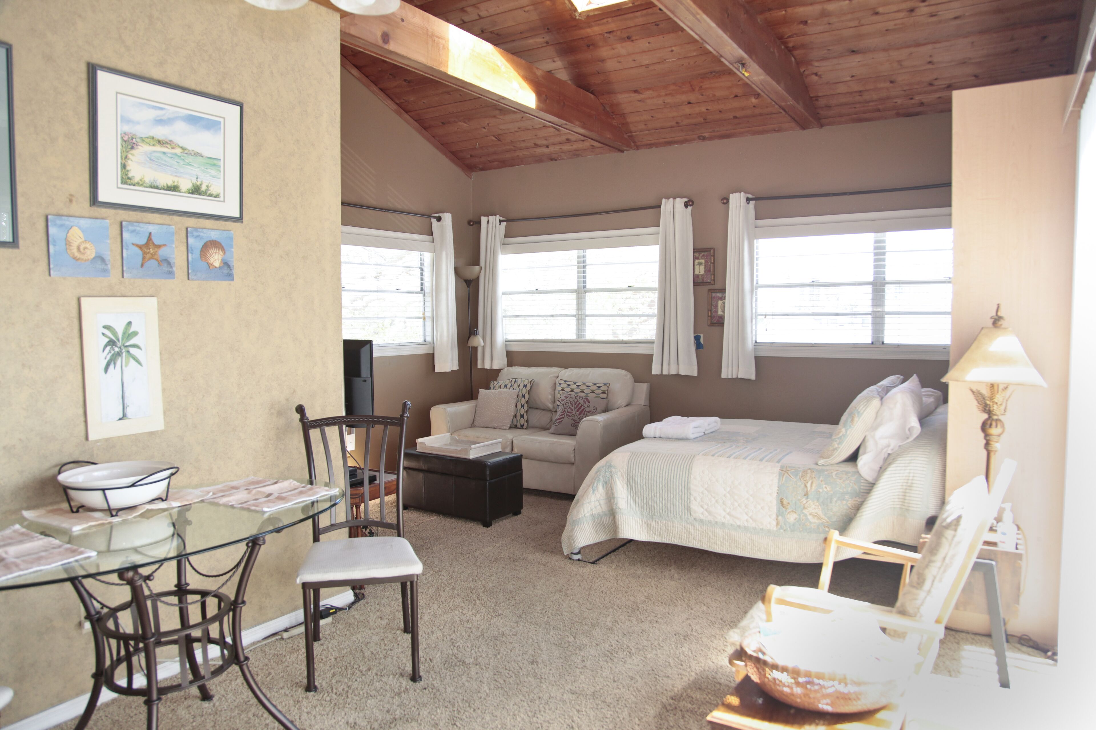 Fer et planche à repasser, Wi-Fi gratuit, draps fournis, réveils