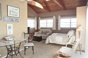 Strykejern/-brett, wi-fi (inkludert), sengetøy og vekkerklokke