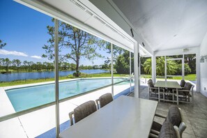 Dining - SWISS 23 - Lake Stephanie (Clermont)