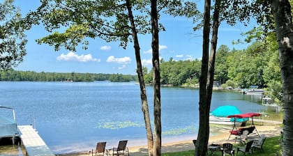 Peaceful Lake House w amazing sunsets, Kayaks, Fireplace & Sauna. Dogs welcome.