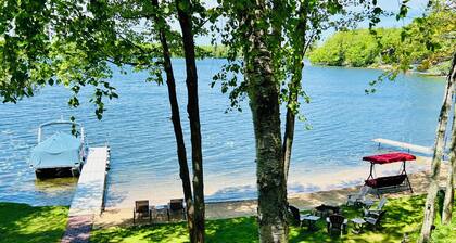 Schöne Bass Lake Retreat Minuten nach Traverse City. Buchung auch für 2020