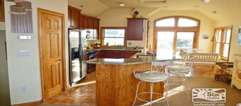 Perfect Outer Banks Pool Home -Minutes To Best Beaches ~ Pet-Friendly!