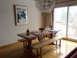Dining - 3 * 85 m2 independent apartments in contemporary house with PRIVATE GARAGE (Les Rousses)