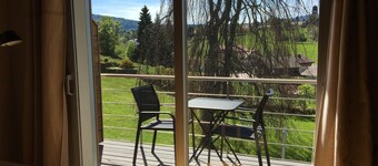 3 * 85 m2 fristÄende lÀgenheter i modernt hus med privat garage