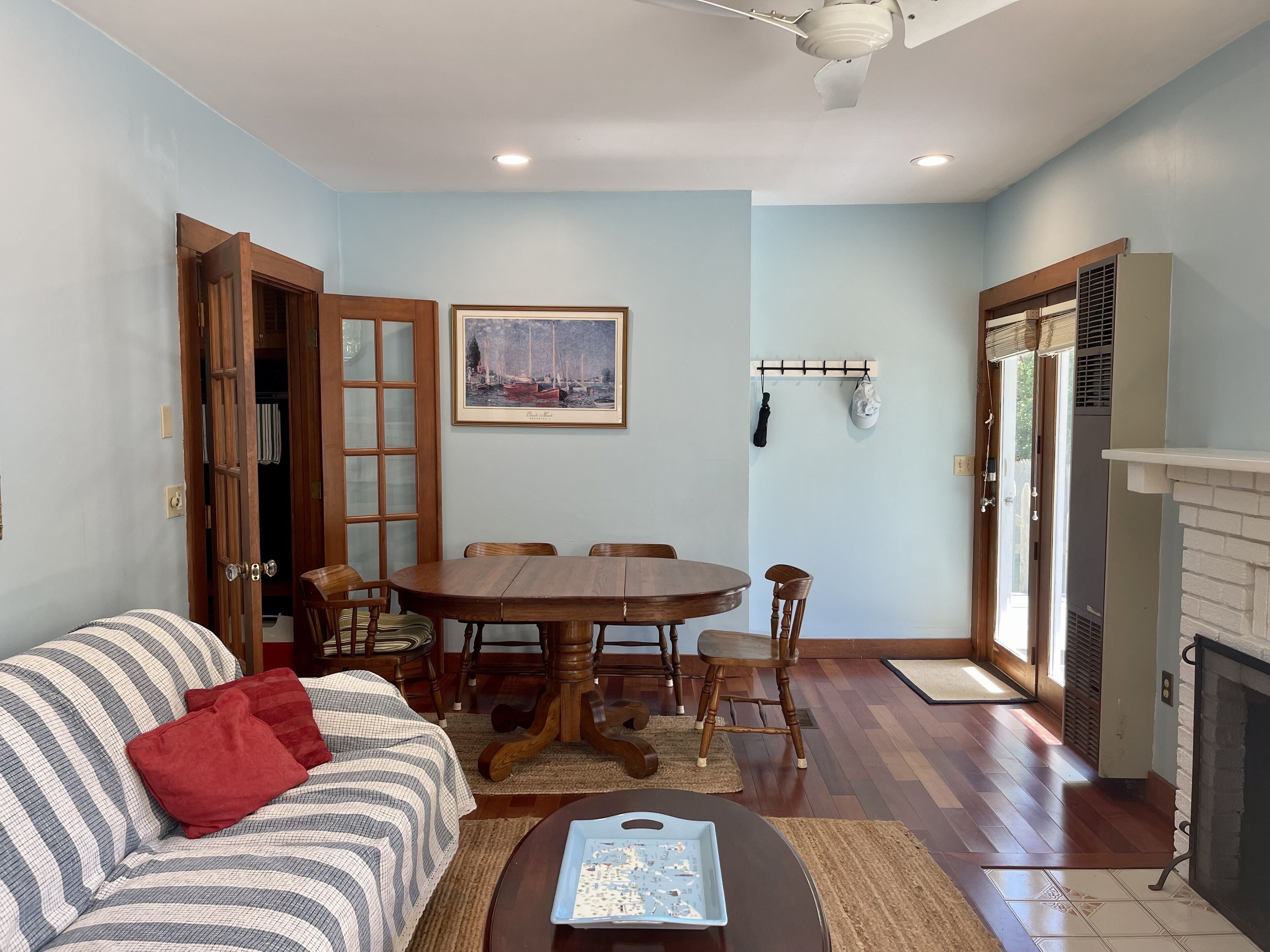 Near Chapoquoit & Old Silver! Walk to Beach, Bike Path, Market, Ice Cream, Cafe