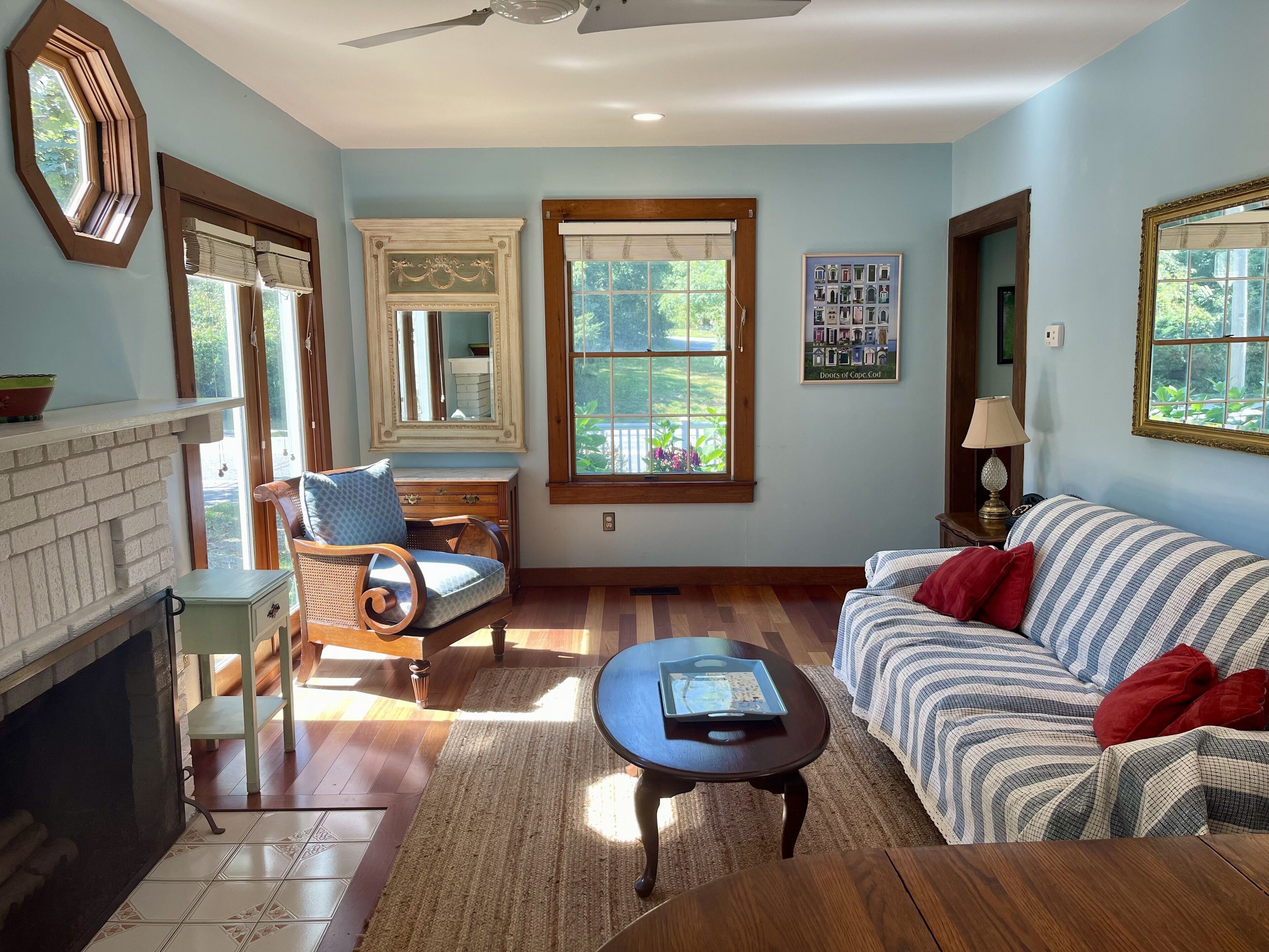 Near Chapoquoit & Old Silver! Walk to Beach, Bike Path, Market, Ice Cream, Cafe