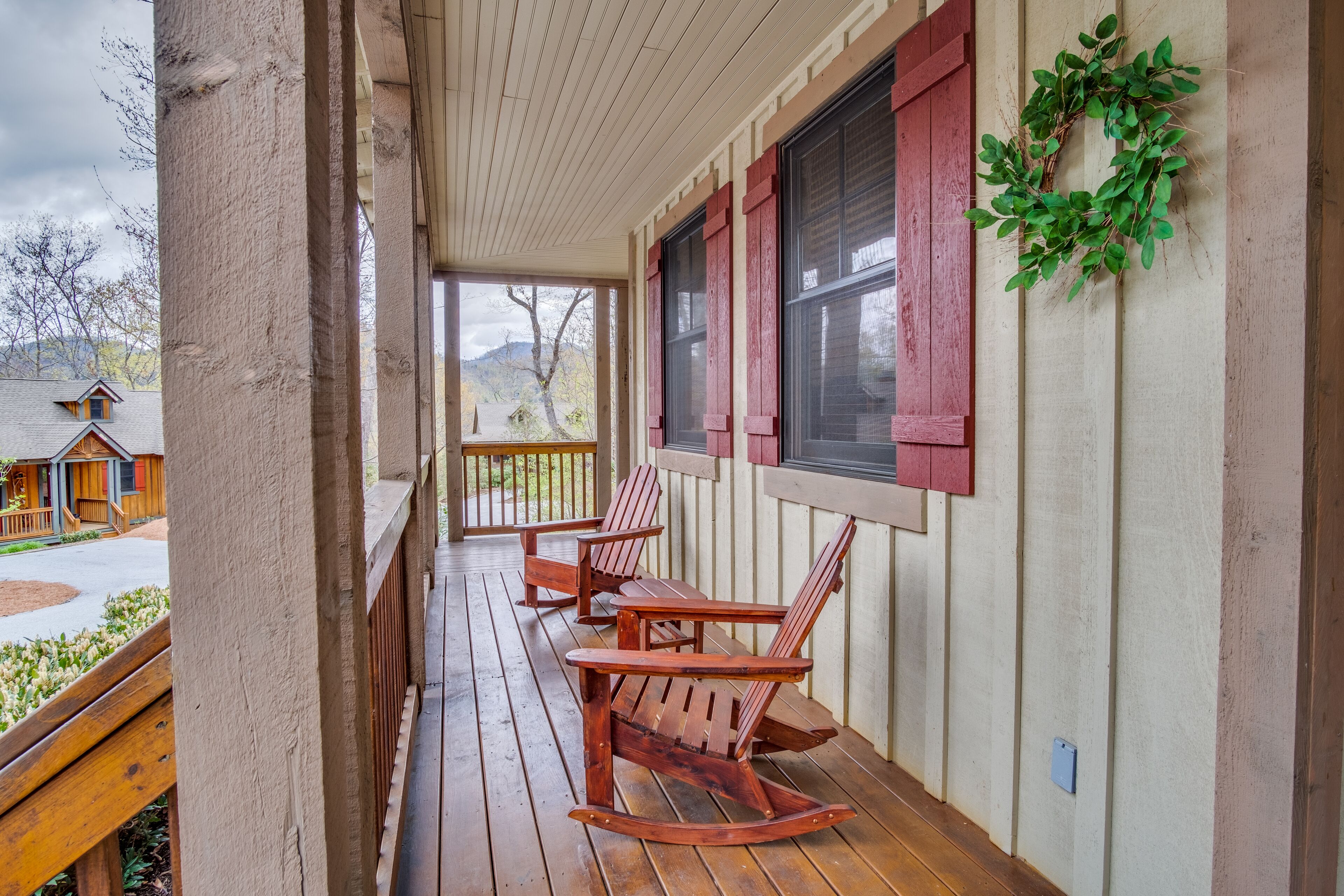 Fabulous Bear Lake Reserve Cottage - PET FRIENDLY! 