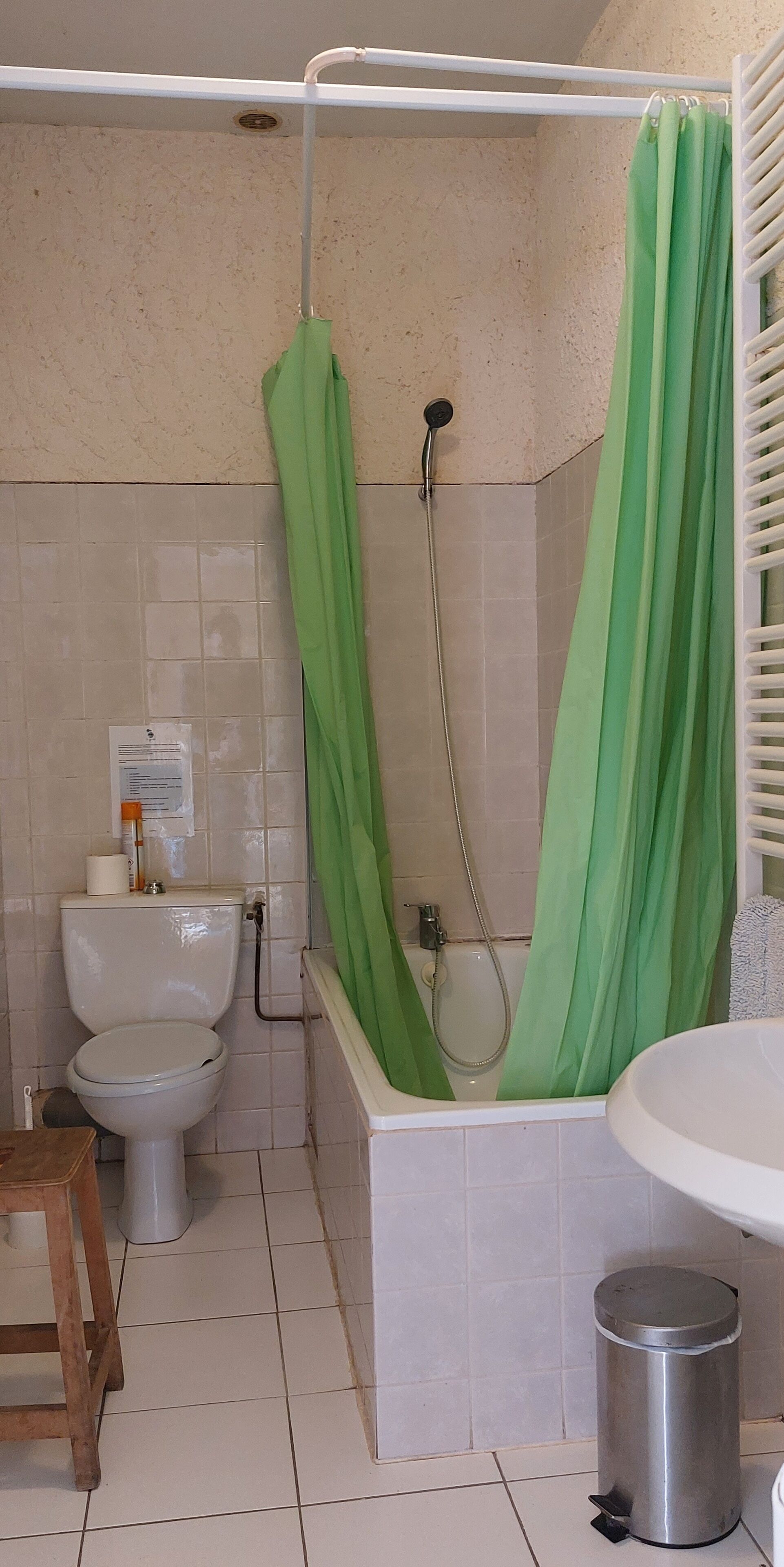 Tower wing apartments, 2 bedrooms, 4 to 6 people, swimming pool, tennis, park