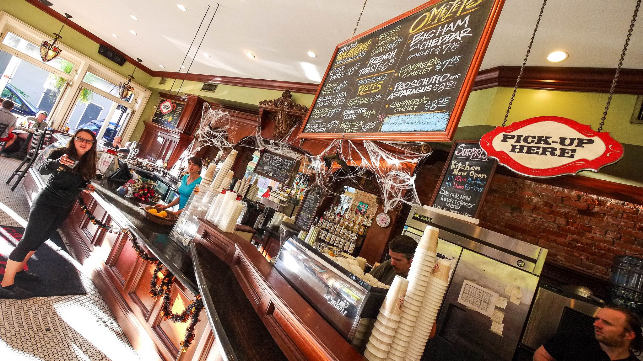 Bar (in der Unterkunft)