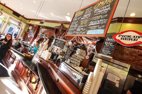 Bar (in der Unterkunft)