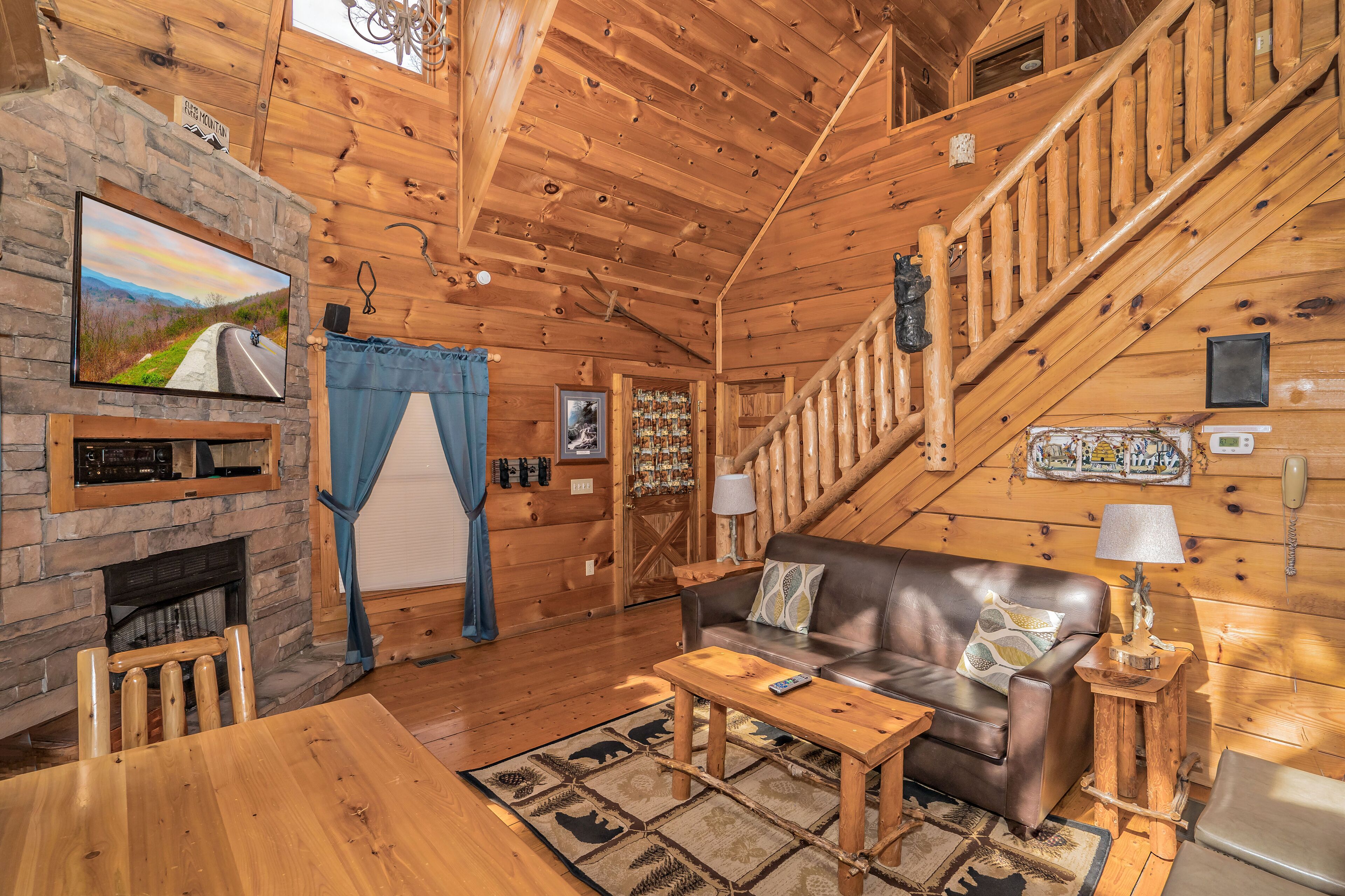 Curious Cubby Hollow: Private, Perfect for families of all ages! Top Amenities, close to Attractions