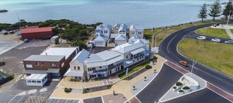 Robe Marina Apartment 4