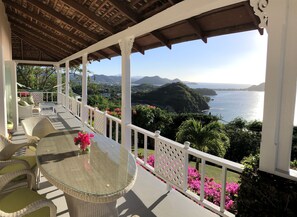 Outdoor dining - Villa Albatross Nest with Stunning Panoramic Sea View (Gros Islet)