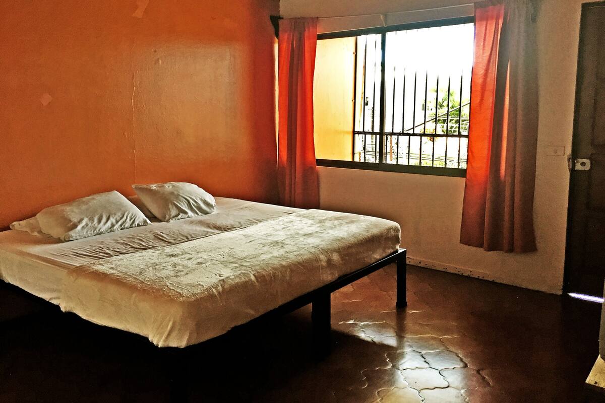 In-room safe, free WiFi, bed sheets