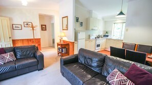 Smart TV, DVD player, stereo