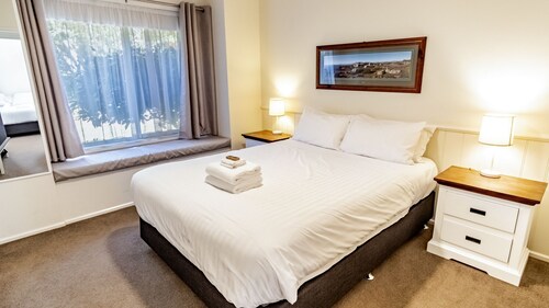 SILVER BIRCHES HOLIDAY VILLAGE - UNIT 2