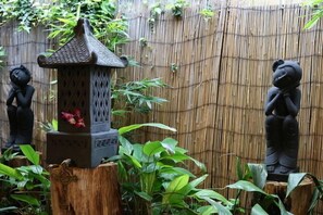 Exterior detail - A Great Family Place in Henley Beach - Pets  ✅ opposite park stylish & comfy (Henley Beach)