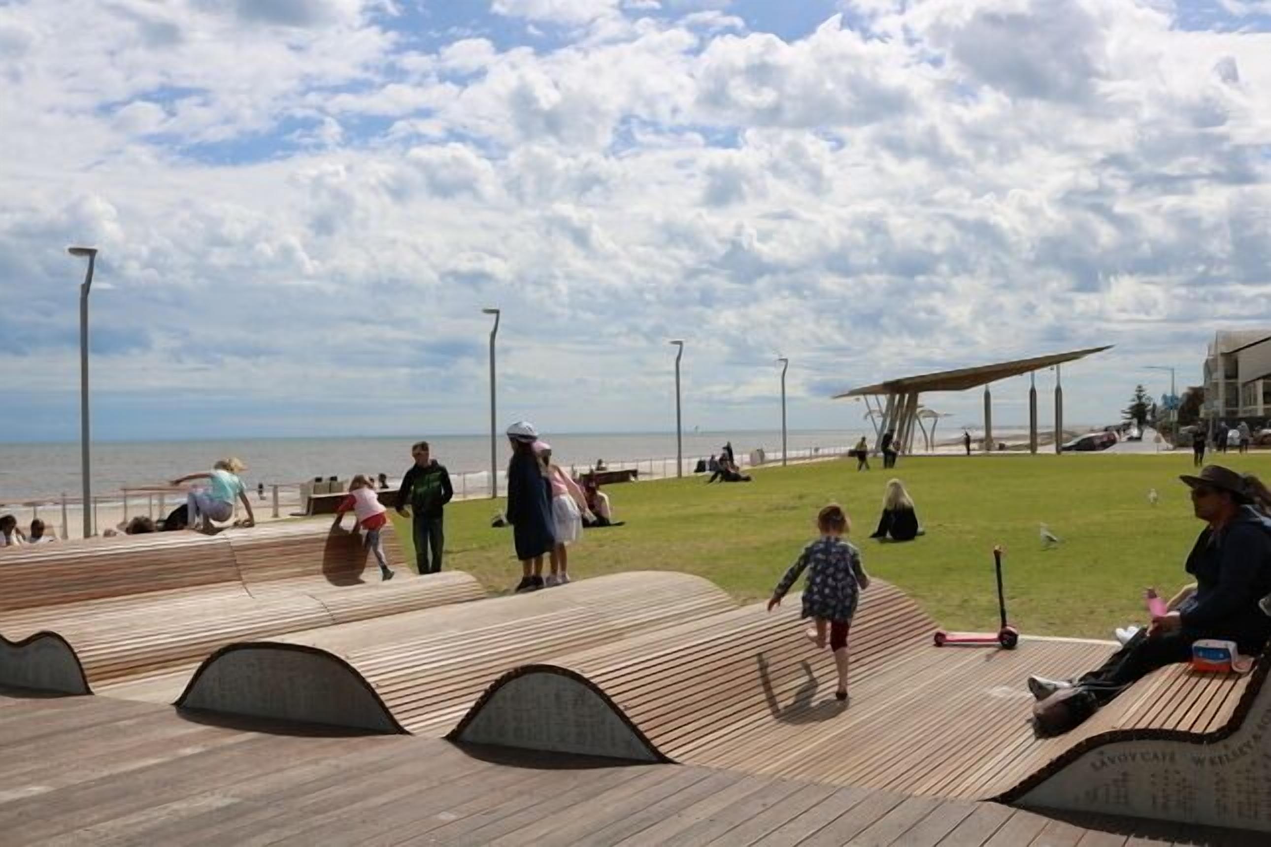 A Great Family Place in Henley Beach - Pets  ✅ opposite park stylish & comfy — image 7