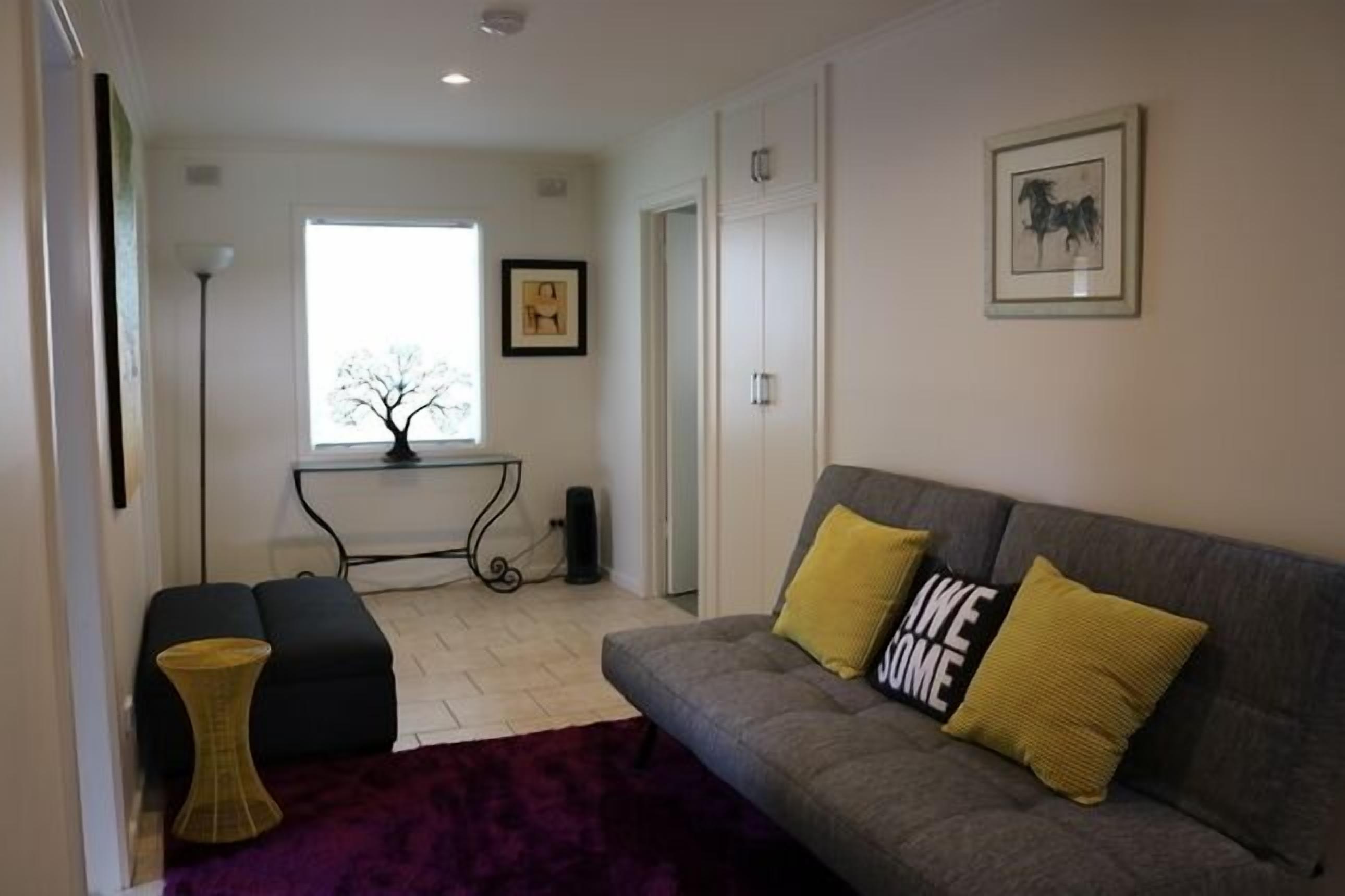 A Great Family Place in Henley Beach - Pets  ✅ opposite park stylish & comfy — image 15